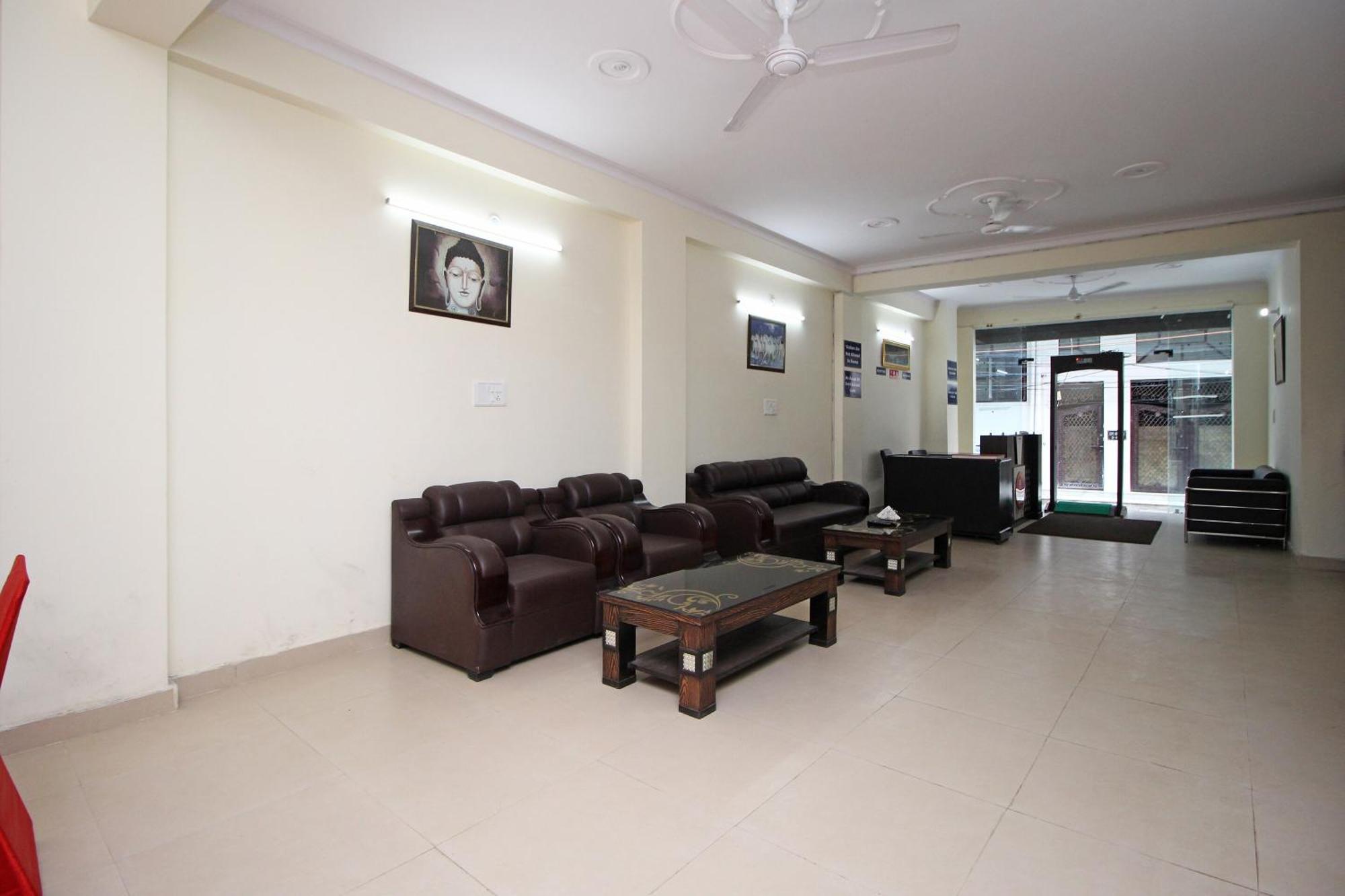 OYO 9273 Surya Palace New Delhi Bagian luar foto